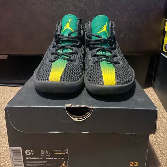 Jordan Reveal Trophy Room - Picture 4 of 4